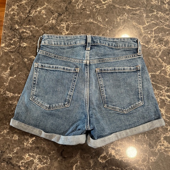 Old Navy High Rise Shorts - Picture 2 of 6